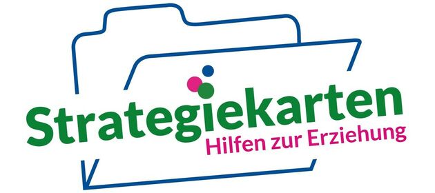 Logo: ein aufgeklappter Karteiordner mit grün-violettem Schriftzug "Strategiekarten. Hilfen zur Erziehung"