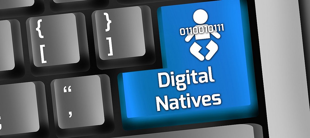 Eine Tastatur - auf Enter steht "Digital Natives"