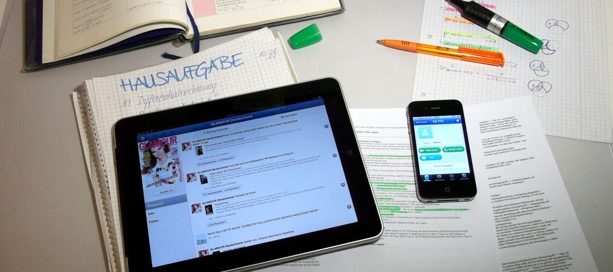Tablet und Smartphone in der Schule
