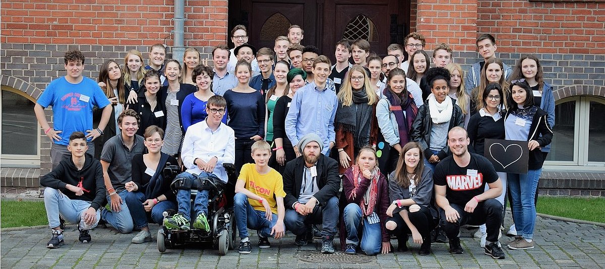 Gruppenfoto der Teilnehmenden der Jugendkonferenz