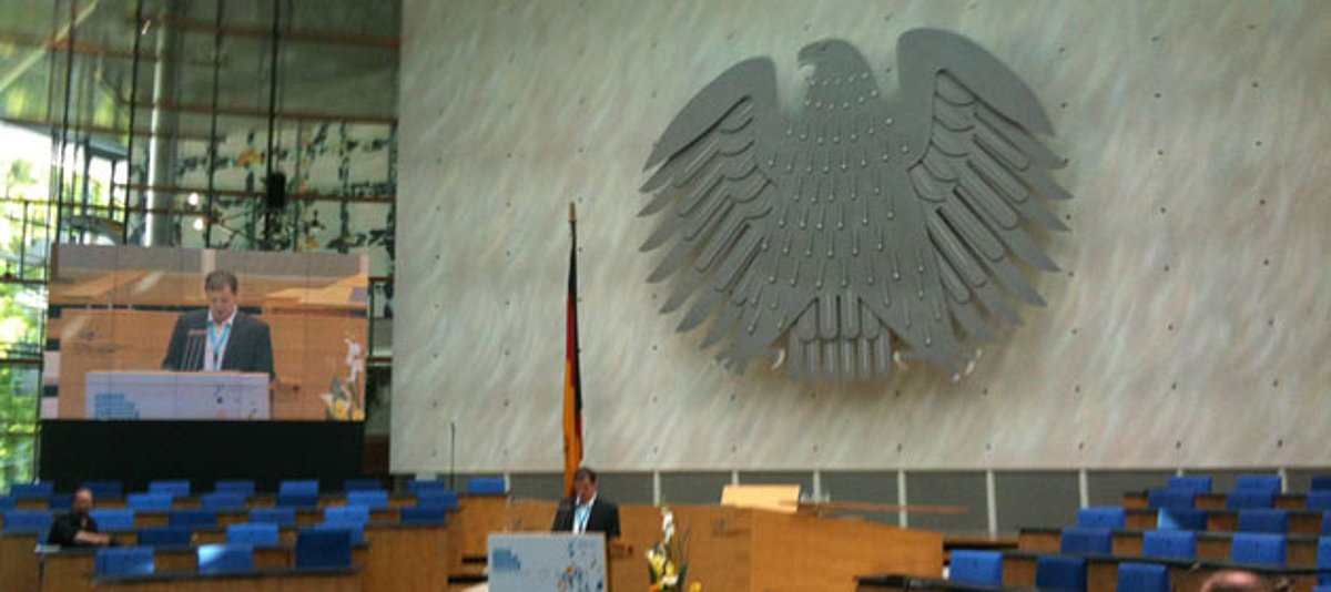 Der Bundesadler im alten Bonner Bundestag