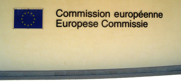 Schriftzug "Europäische Kommission" in verschiedenen Sprachen